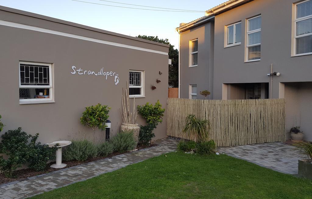 Strandloper Apartments Hermanus Esterno foto